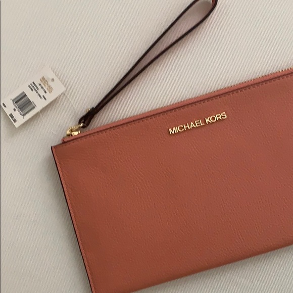 MICHAEL Michael Kors Handbags - Michael Kors Large Jet Set ZIP Clutch/Wristlet NWT